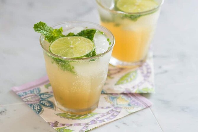 3-Hour Drinks and Appetizers Class in Playa del Carmen - Where the class happens: home-style workshop energy in some cases