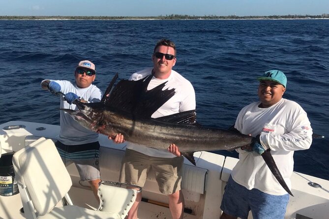 4 Hour Private Fishing Tour in Puerto Aventuras Riviera Maya - Snorkeling + fishing: how to use both without ruining the pace