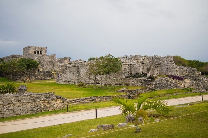 4x1 Explore TULUM Coba, Cenote and Mas, with transportation + Lunch. - Lunch and the Vips Playa Constituyentes Stroll