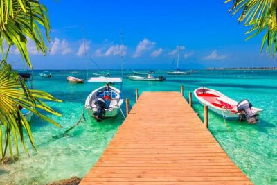 7 Colors Bacalar Lagoon Tour from Playa del Carmen & Tulum - The lagoon cruise on Lake of the Seven Colors