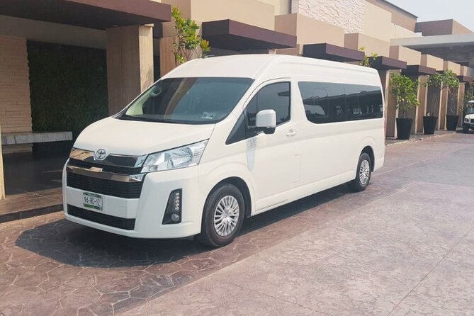 Cancun Airport: Private Transfers From/To Akumal Half Moon Bay - Luggage, Meet-Ups, and Getting Into the Car Fast