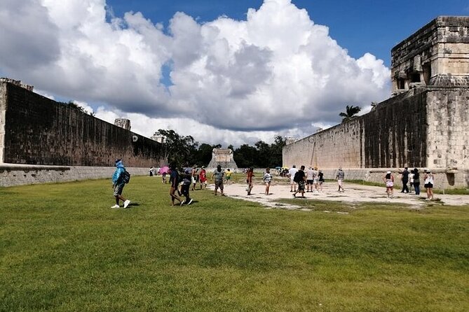 Chichen Itza Deluxe, 2 Cenotes tour From Playa del Carmen - Valladolid in 30 Minutes: Colonial Photos Without the Burnout