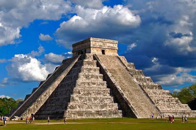 Chichen Itza the Original Tour from Cancun and Riviera Maya - First stop at the El Castillo area: quick entry, big payoff