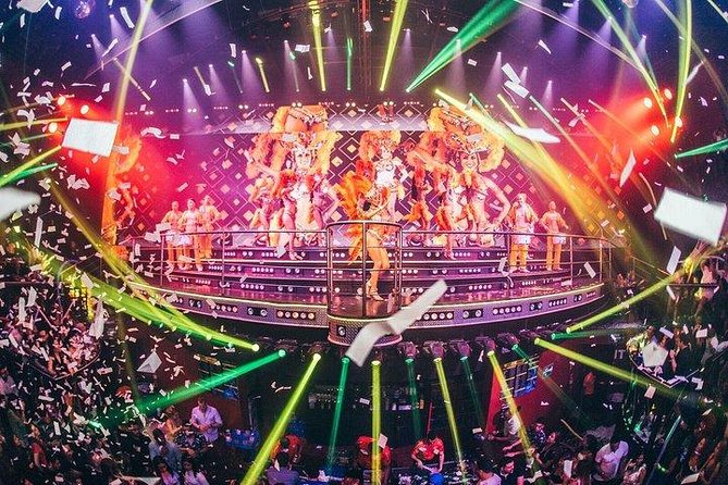 Coco Bongo Playa del Carmen New Year's Eve 2027 - The big drawback: crowds, sightlines, and VIP expectations