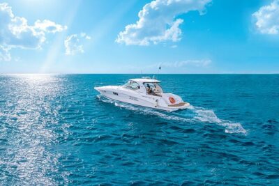 Cozumel Private Yacht and Snorkel with Lunch and Open Bar Onboard - Getting to Cozumel: hotel pickup and the Playa del Carmen timing