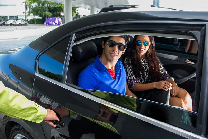 Departures in Luxury Sedan from Akumal to Cancun Airport - Comfort on the drive: what the best feedback tells you