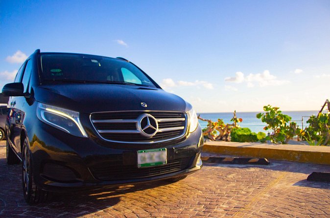 Departures in Mercedes Benz from Playa del Carmen to Cancun Airport - Getting to Cancun Airport with time to breathe
