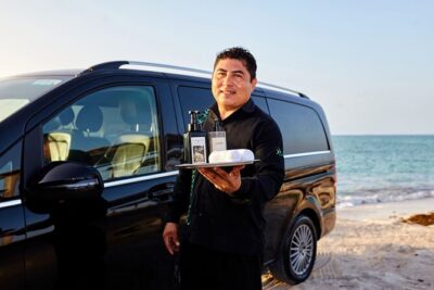 Departures in Mercedes Benz from Playa del Carmen to Cancun Airport - Pickup at your hotel lobby: the 10-minute rule that keeps you on track