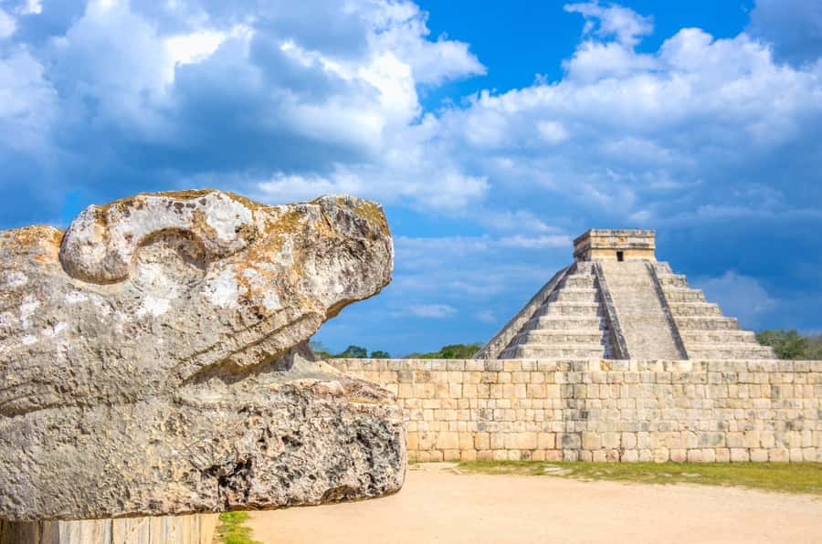 From Playa del Carmen: Tour to Chichén Itzá, Valladolid with Cenote and buffet - Mayan-community buffet lunch and tequila tasting: eating smart before the crowds