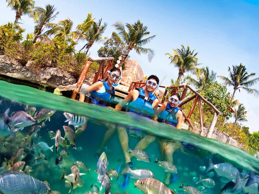 From Playa del Carmen: Xel-Há All-Inclusive Park - Breakfast, lunch, and the open bar: what it means for your day