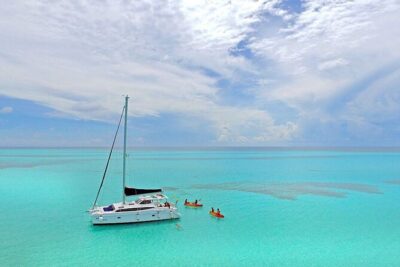 Full-Day Catamaran Cozumel Tour with Sky Snorkeling - Catamaran cruise on Grand Cozumel: drinks while you get settled