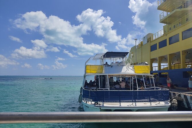 Half Day Sailing at Isla Mujeres from Cancun & Playa del Carmen - Mexican buffet and open bar: good perks, mixed food