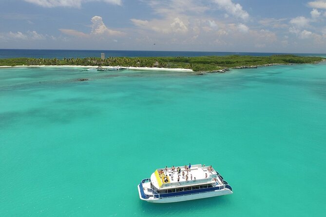 Isla Contoy Hidden Beauty! Transportation from Riviera Maya - Food, drinks, and the crew mood on the catamaran
