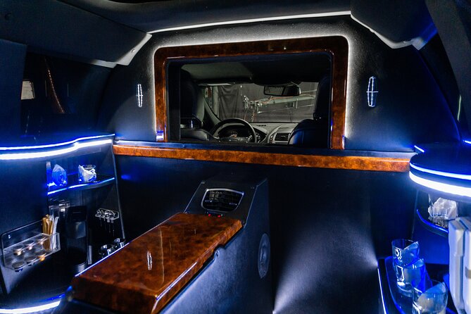 Lincoln Stretch Limo from Akumal to Cancun Airport - Booking with your schedule in mind (the practical checklist)
