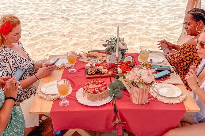 Luxury picnic on the beach - What the Picnic Setup Looks Like on the Sand