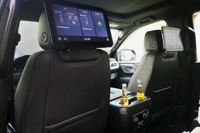 Luxury Suv departures from Akumal to Cancun Airport - Luxury black SUV comfort on the way to CUN