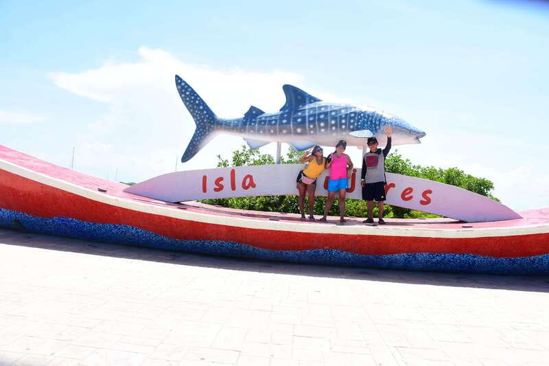 PDC: Isla Mujeres Catamaran Tour with Snorkeling - Sunset return cruise: music, open bar, and the fun part of the ride