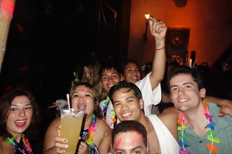 Playa del Carmen: Social Pubcrawl, meet fellow travelers - Short walk, big change: the route from drive to concert