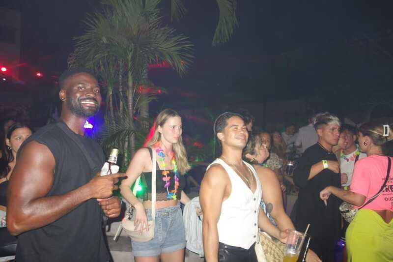 Playa del Carmen: Social Pubcrawl, meet fellow travelers - The included perks you should plan around