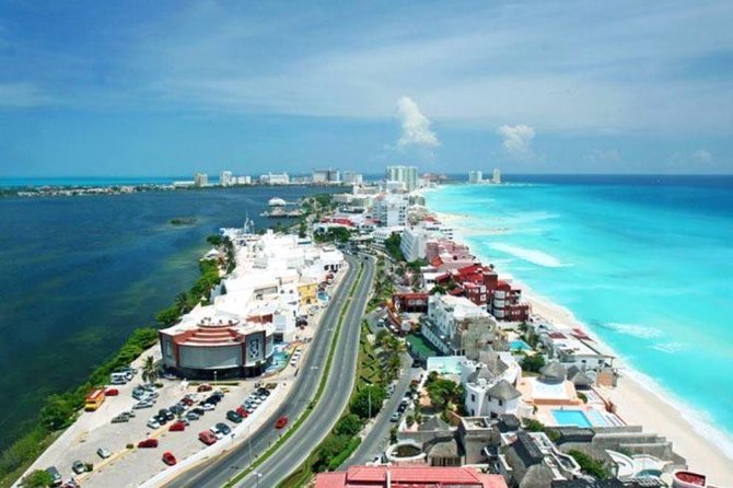 Private Cancun Shopping and City Tour - Cancun Landmarks and Boulevard Kukulcan: The Views Between Stops