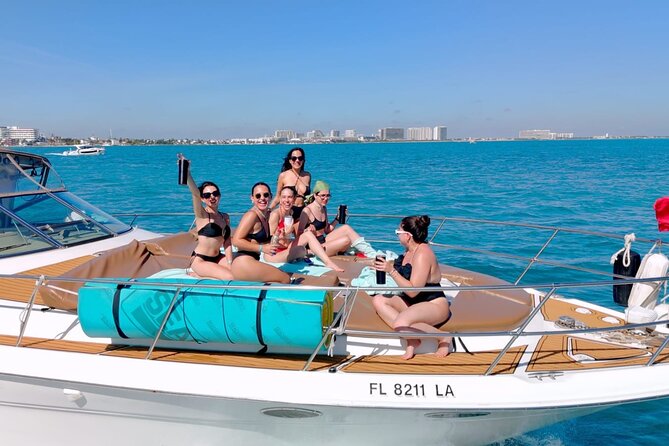 Private Yacht Rental Cancun Up to 15 passengers Isla Mujeres - Nichupté lagoon: the calm start that sets the tone