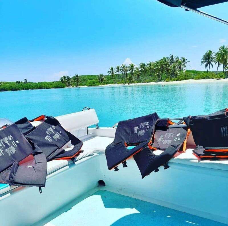 Riviera Maya: Isla Contoy and Isla Mujeres Full-Day Tour - Buffet lunch and open bar: included fuel for the afternoon