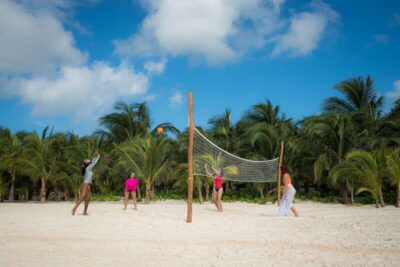 Riviera Maya: Parasailing Tour with Beach Club Access - Meet Your Crew and Get Fitted: Safety Gear + Quick Basics