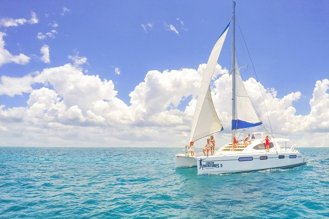 Snorkeling in Isla Mujeres, Luxury Sailing- PRIVILEGE - Playa del Carmen pickup and getting to the pier without stress