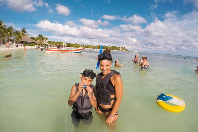 Tour to swim with turtles - What you can expect besides turtles: fish, rays, and coral color